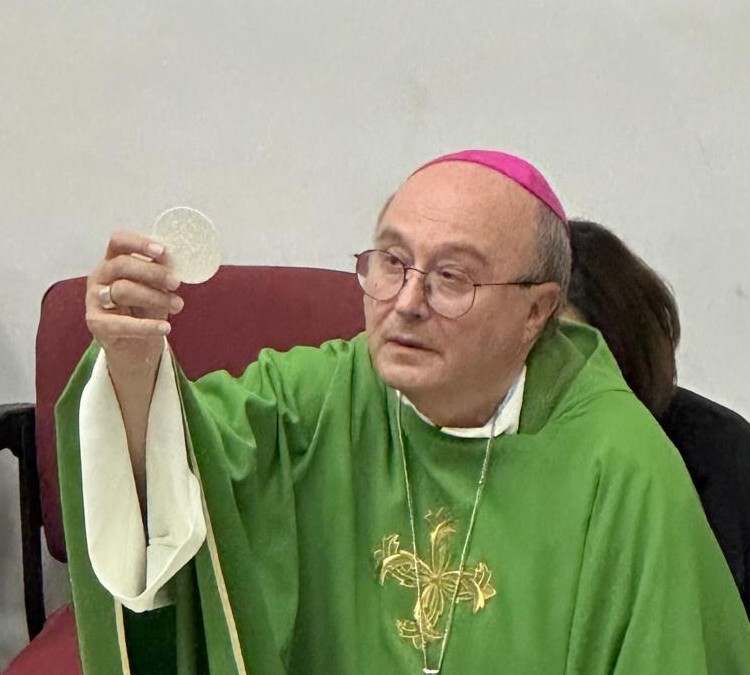 Domenica 20 settembre 2026 si è tenuto il ritiro a Dugenta (BN) con la comunità locale, dove sono presenti diversi gruppi di preghiera che lavorano attivamente tra i Servi di Cristo Vivo, fratelli generosi, accoglienti e disponibili nel servizio al Signore e ai fratelli.